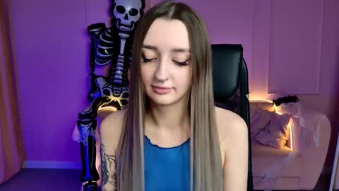 Snapshot of alicelidse chatting on October 2025 01:11:02 PM Alice online show from October 2025 01:11:02 PM