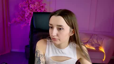 Snapshot of alicelidse chatting on November 2025 01:12:02 PM Alice online show from November 2025 01:12:02 PM