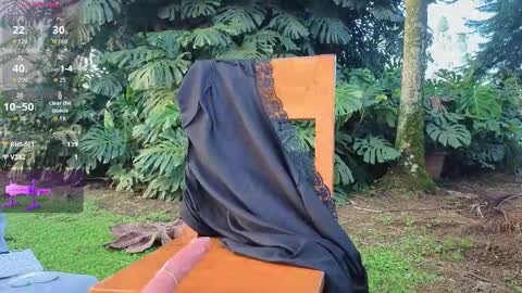 Snapshot of alicemrtnzz chatting on October 2025 10:25:02 PM alicemrtnzz online show from October 2025 10:25:02 PM