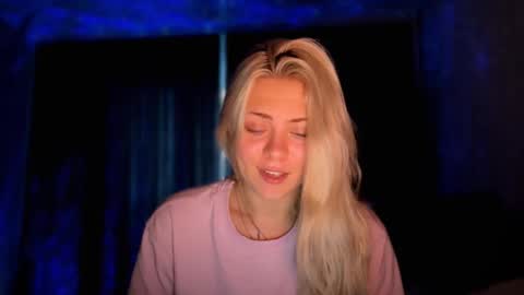 Snapshot of aliceoceaneyes chatting on November 2025 01:12:02 PM aliceoceaneyes online show from November 2025 01:12:02 PM