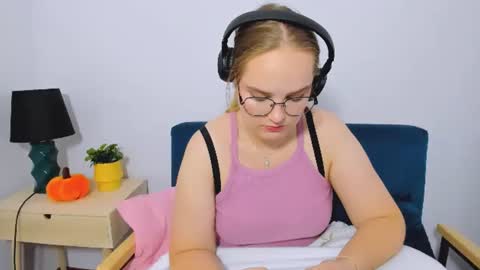 alicesensitive online show from November 2025 12:04:02 PM