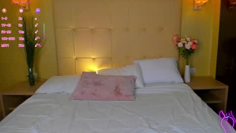 Mia online show from October 2025 02:01:02 AM