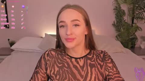 Mia online show from October 2025 01:53:02 AM