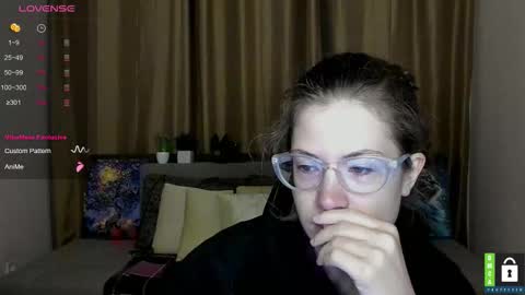 Snapshot of alicia_folow chatting on October 2025 05:17:02 AM Alicia online show from October 2025 05:17:02 AM