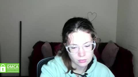 Snapshot of alicia_folow chatting on October 2025 12:09:02 PM Alicia online show from October 2025 12:09:02 PM