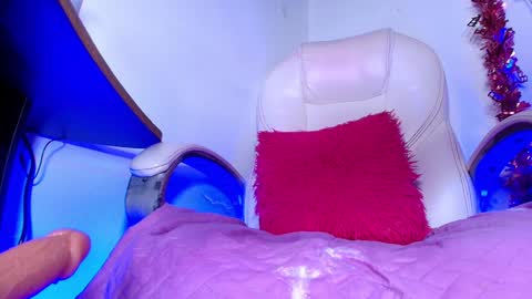 Alicia Kyse  online show from December 2024 09:17:02 AM