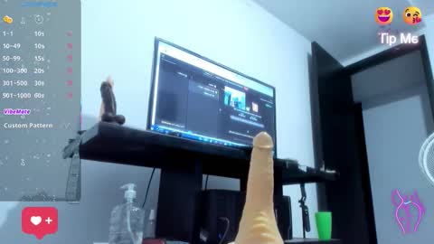 Snapshot of alicia_whittee chatting on October 2025 10:22:02 AM alicia_whittee online show from October 2025 10:22:02 AM