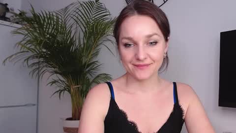 Alicia online show from February 2025 10:26:02 AM