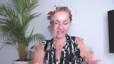 Alicia online show from October 2025 01:23:01 PM