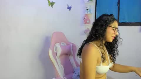 Snapshot of alicie_ebony1 chatting on October 2025 07:20:01 AM luisa online show from October 2025 07:20:01 AM