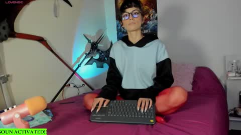 Snapshot of alien_universe chatting on November 2025 09:05:02 PM Aiko Independent Model online show from November 2025 09:05:02 PM