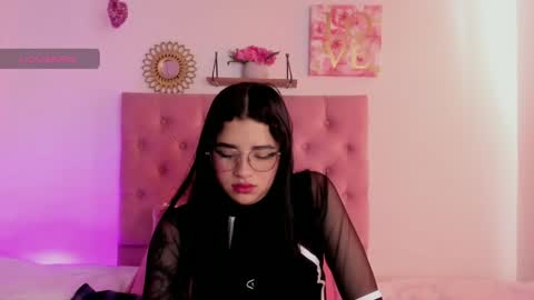 aliice_walker_ online show from December 2024 03:39:01 PM