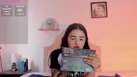 aliice_walker_ online show from January 2025 02:57:01 PM