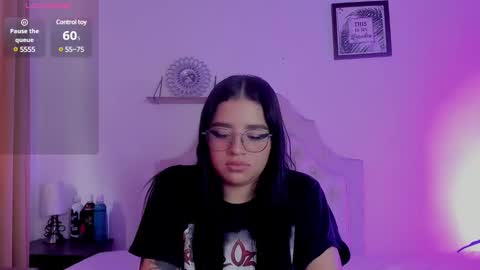 aliice_walker_ online show from February 2025 03:17:01 PM