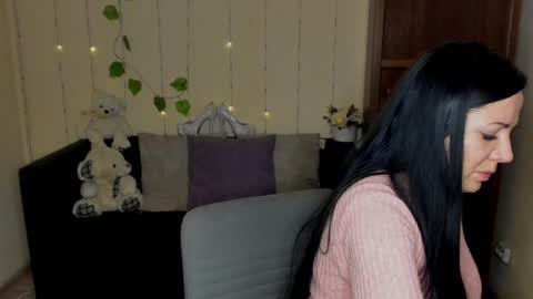 Alika online show from December 2024 12:27:01 PM