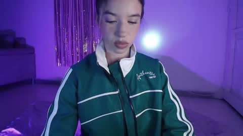 Snapshot of alina_lee_t chatting on October 2025 03:02:02 AM Alina online show from October 2025 03:02:02 AM
