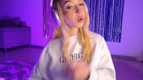 Snapshot of alina_lee_t chatting on October 2025 02:34:02 AM Alina online show from October 2025 02:34:02 AM