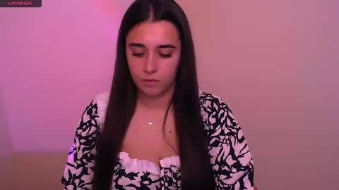 Snapshot of alinaasti_ chatting on November 2025 08:46:01 AM Alina online show from November 2025 08:46:01 AM