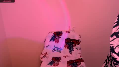 Snapshot of alinaasti_ chatting on November 2025 08:57:01 AM Alina online show from November 2025 08:57:01 AM