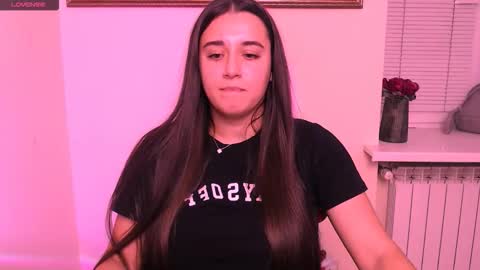 Snapshot of alinaasti_ chatting on November 2025 09:25:01 AM Alina online show from November 2025 09:25:01 AM