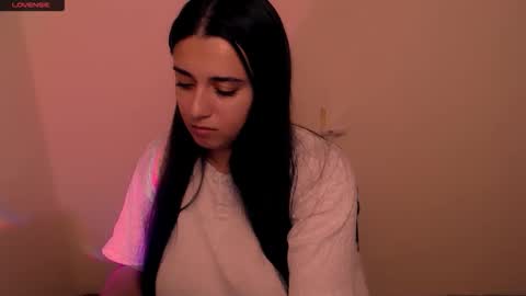 Snapshot of alinaasti_ chatting on December 2025 10:42:01 AM Alina online show from December 2025 10:42:01 AM