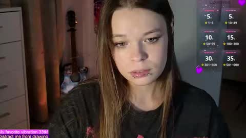 Snapshot of alinabae chatting on September 2025 07:39:02 PM Alina and Ben online show from September 2025 07:39:02 PM