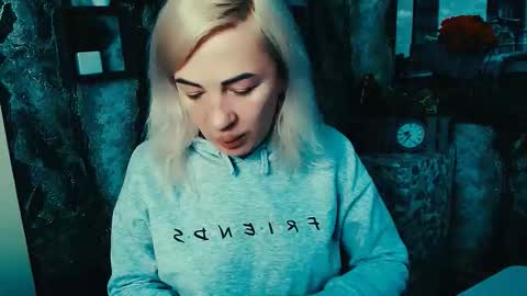 Snapshot of alinafrey_ chatting on October 2025 06:28:01 AM Alina online show from October 2025 06:28:01 AM