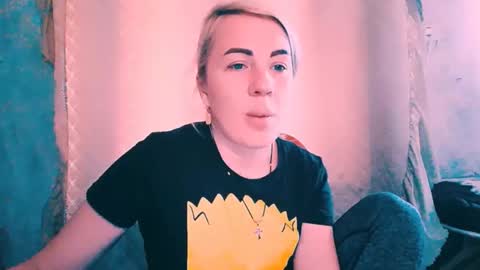 Snapshot of alinafrey_ chatting on October 2025 09:32:01 AM Alina online show from October 2025 09:32:01 AM