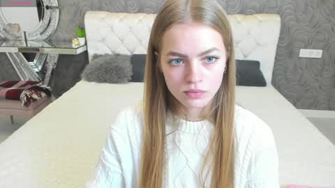 alisa_glamur online show from December 2024 03:17:01 PM