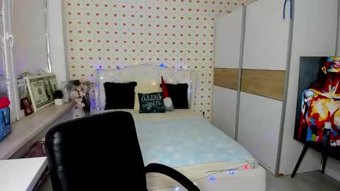 alisa_glamur online show from December 2024 01:44:02 PM