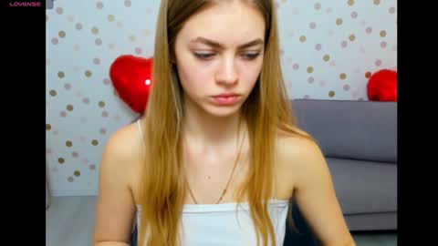 alisa_glamur online show from January 2025 05:21:01 PM