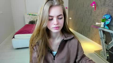 alisa_glamur online show from February 2025 01:41:01 PM