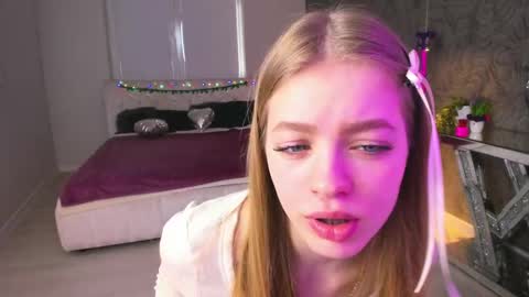 alisa_glamur online show from February 2025 01:31:02 PM