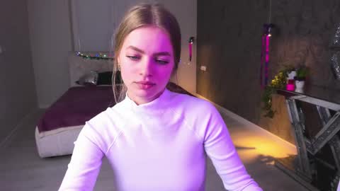 alisa_glamur online show from February 2025 05:04:01 PM