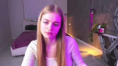 alisa_glamur online show from March 2025 05:04:01 PM
