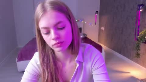 alisa_glamur online show from March 2025 04:28:02 PM