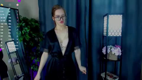 Mia online show from November 2025 02:45:02 AM