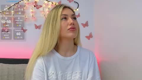Snapshot of alisawilson_ chatting on March 2025 05:46:02 AM Alisa online show from March 2025 05:46:02 AM