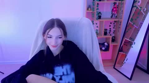 Alise online show from September 2025 06:17:01 AM