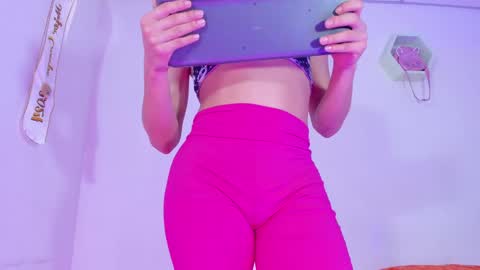 Snapshot of alisiacollinsss chatting on December 2024 04:01:01 AM Alisia online show from December 2024 04:01:01 AM