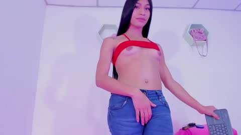 Snapshot of alisiacollinsss chatting on December 2024 08:21:02 PM Alisia online show from December 2024 08:21:02 PM