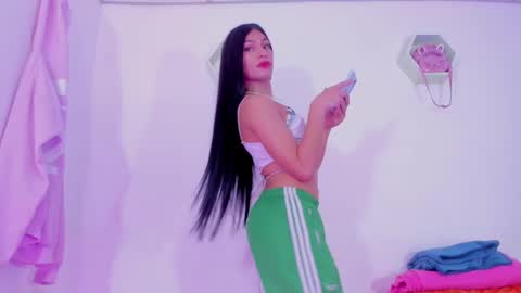 Snapshot of alisiacollinsss chatting on December 2024 08:14:02 PM Alisia online show from December 2024 08:14:02 PM