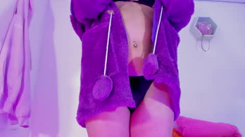 Snapshot of alisiacollinsss chatting on January 2025 05:01:01 AM Alisia online show from January 2025 05:01:01 AM