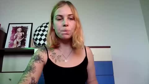 Snapshot of alismoona chatting on October 2025 10:41:02 AM Alisa online show from October 2025 10:41:02 AM