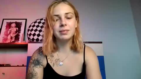 Snapshot of alismoona chatting on October 2025 01:36:03 PM Alisa online show from October 2025 01:36:03 PM