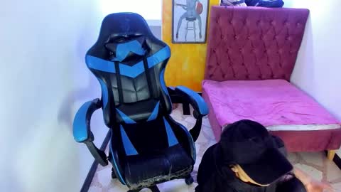 ALISON MOON online show from October 2025 11:21:01 AM