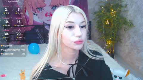 Snapshot of alison_moonlight chatting on December 2024 05:37:01 AM Alison online show from December 2024 05:37:01 AM