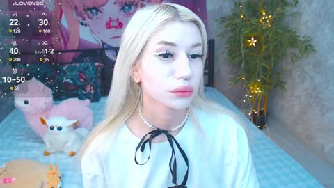 Snapshot of alison_moonlight chatting on December 2024 09:54:02 PM Alison online show from December 2024 09:54:02 PM