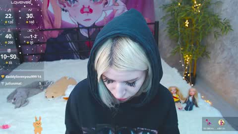 Snapshot of alison_moonlight chatting on December 2024 06:45:02 AM Alison online show from December 2024 06:45:02 AM