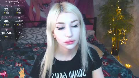 Snapshot of alison_moonlight chatting on December 2024 10:47:01 PM Alison online show from December 2024 10:47:01 PM